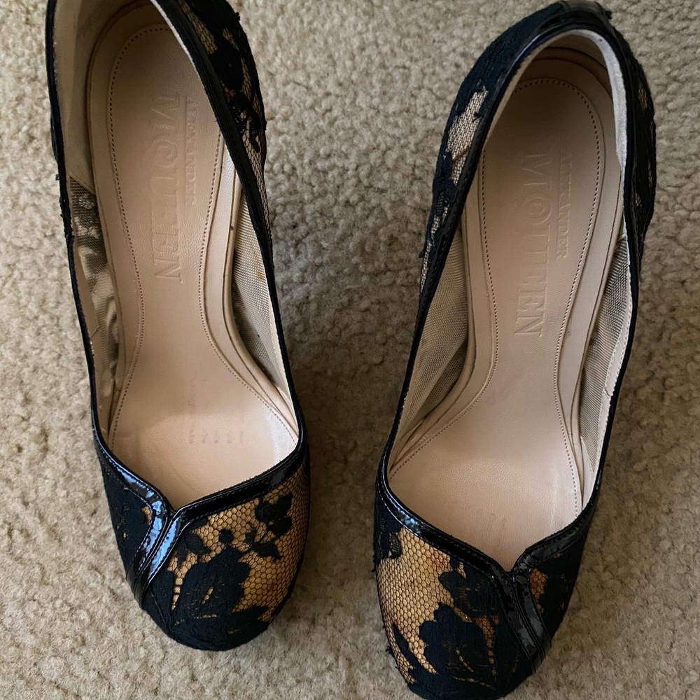 Alexander McQueen Vero Cuio size 37